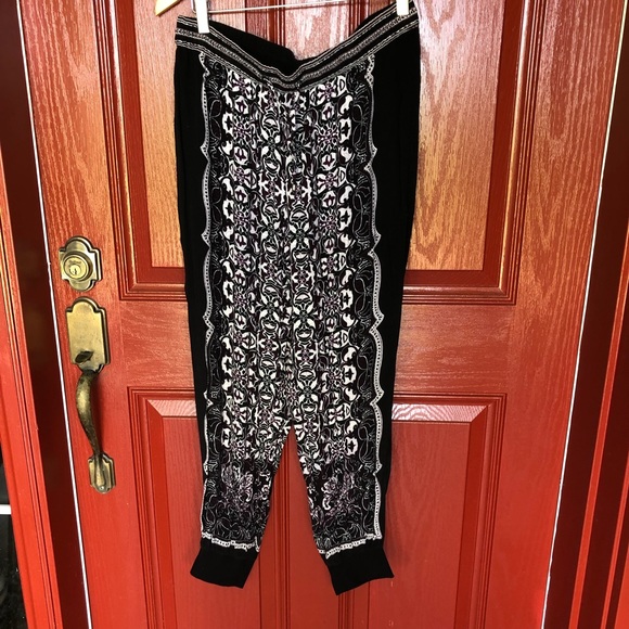 White House Black Market Pants - White House Black Market Loose Taper Leg Size 10